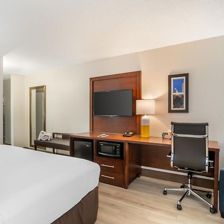 Comfort Inn Charlotte Airport Uptown Екстериор снимка