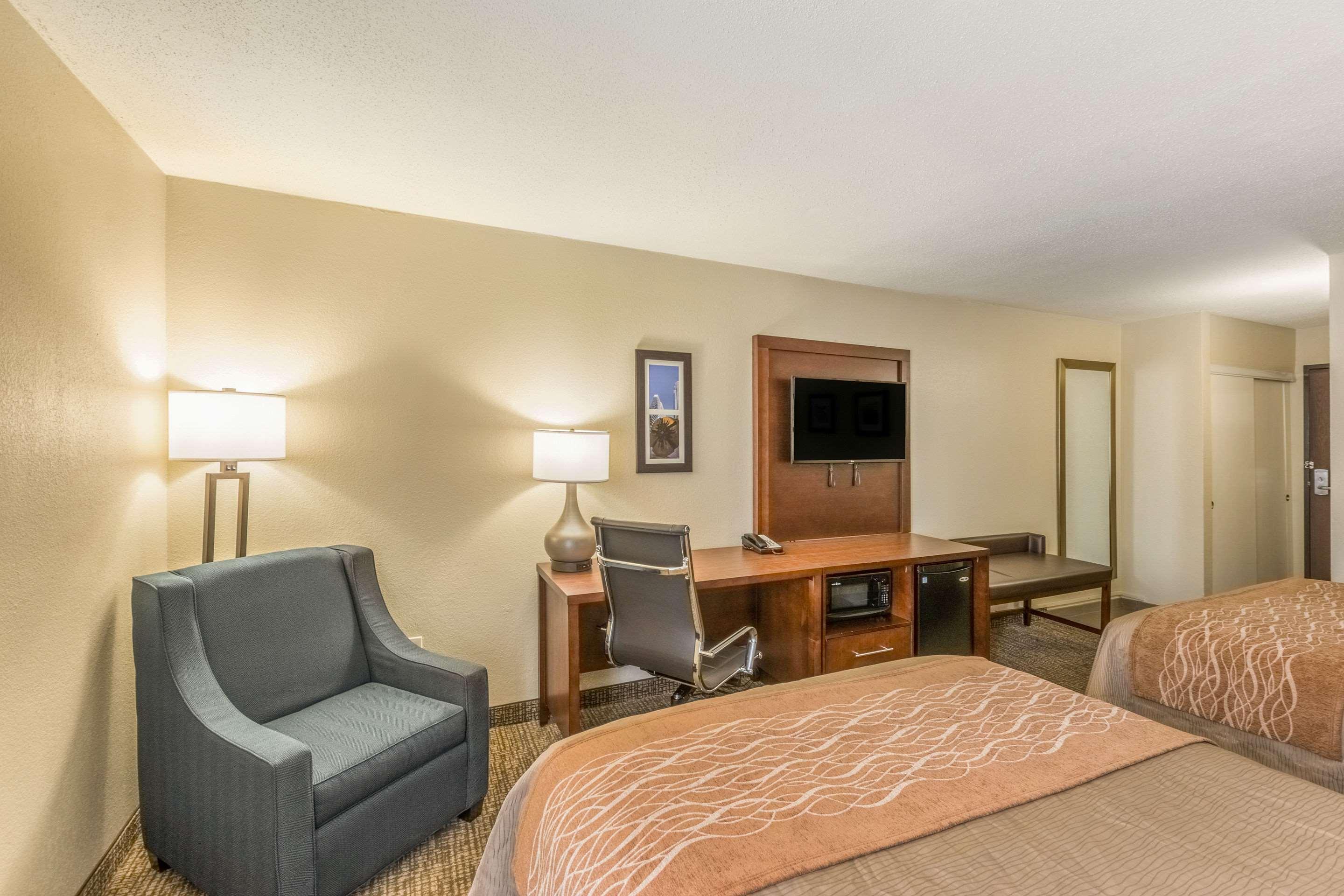 Comfort Inn Charlotte Airport Uptown Екстериор снимка