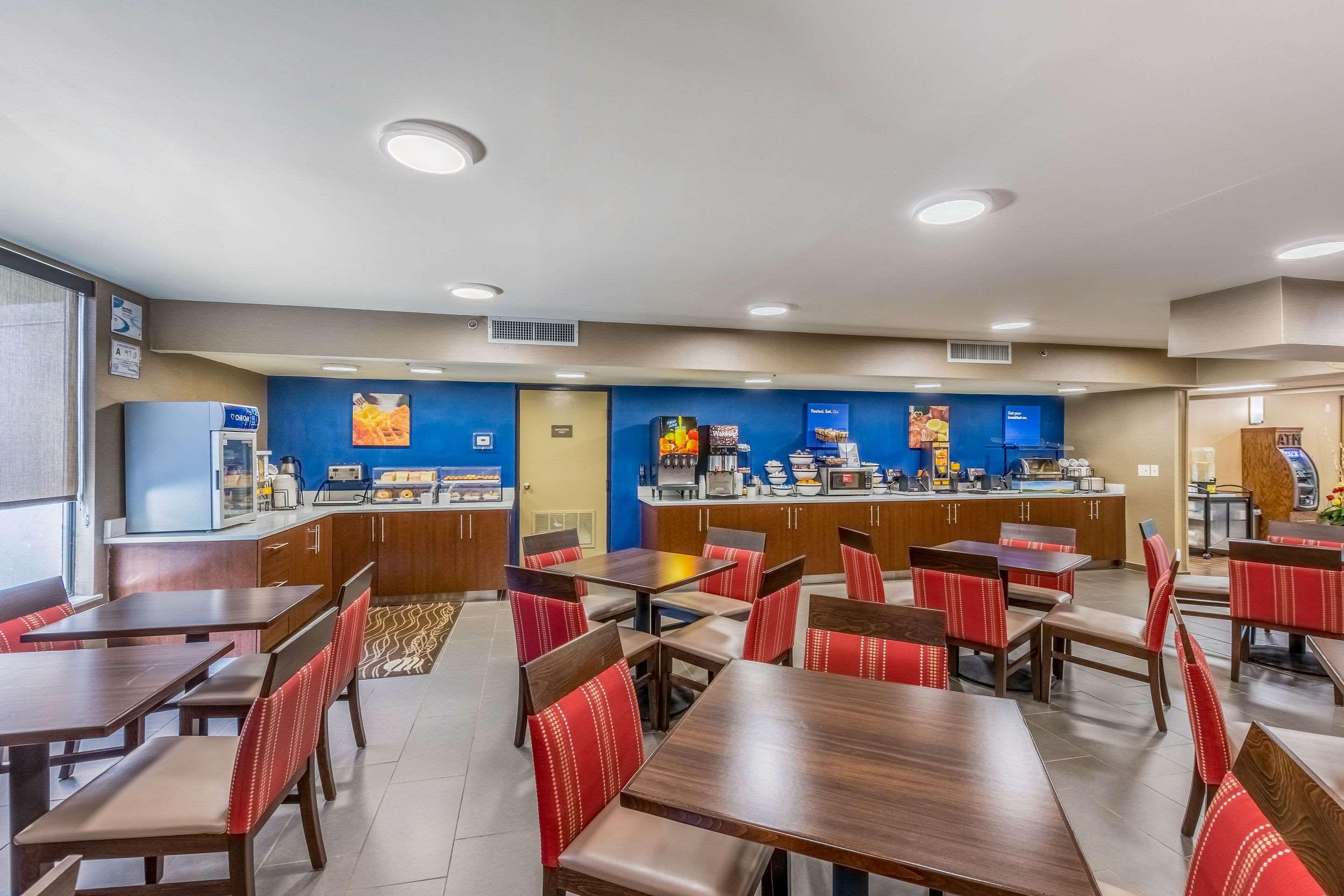 Comfort Inn Charlotte Airport Uptown Екстериор снимка