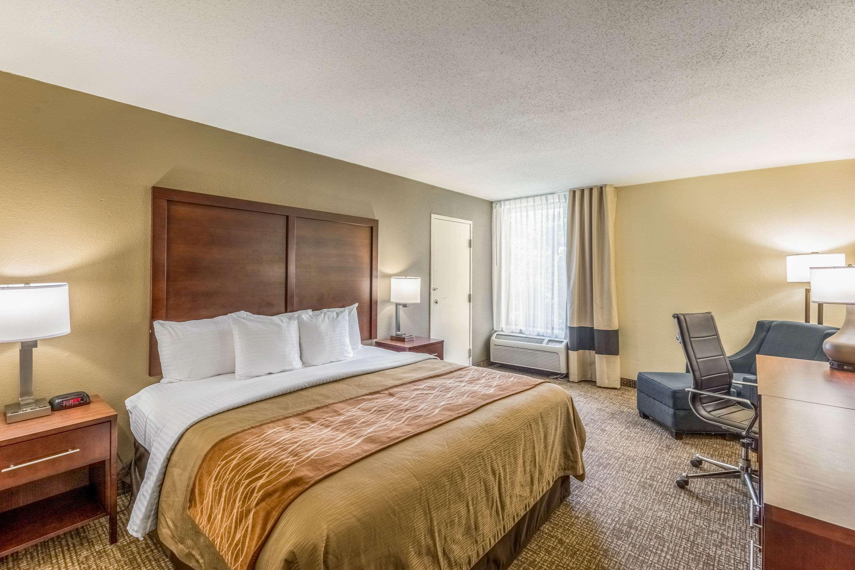 Comfort Inn Charlotte Airport Uptown Екстериор снимка