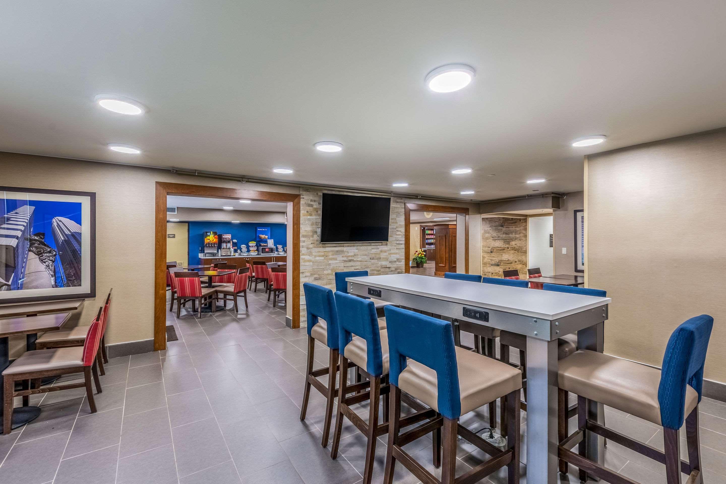 Comfort Inn Charlotte Airport Uptown Екстериор снимка
