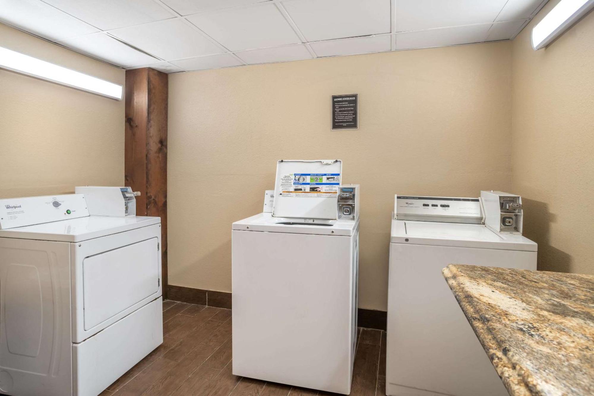 Comfort Inn Charlotte Airport Uptown Екстериор снимка