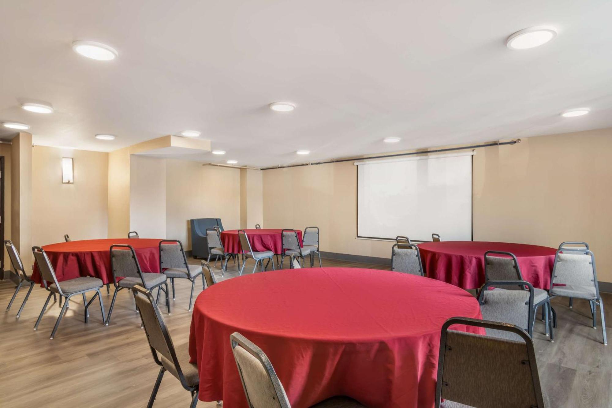 Comfort Inn Charlotte Airport Uptown Екстериор снимка