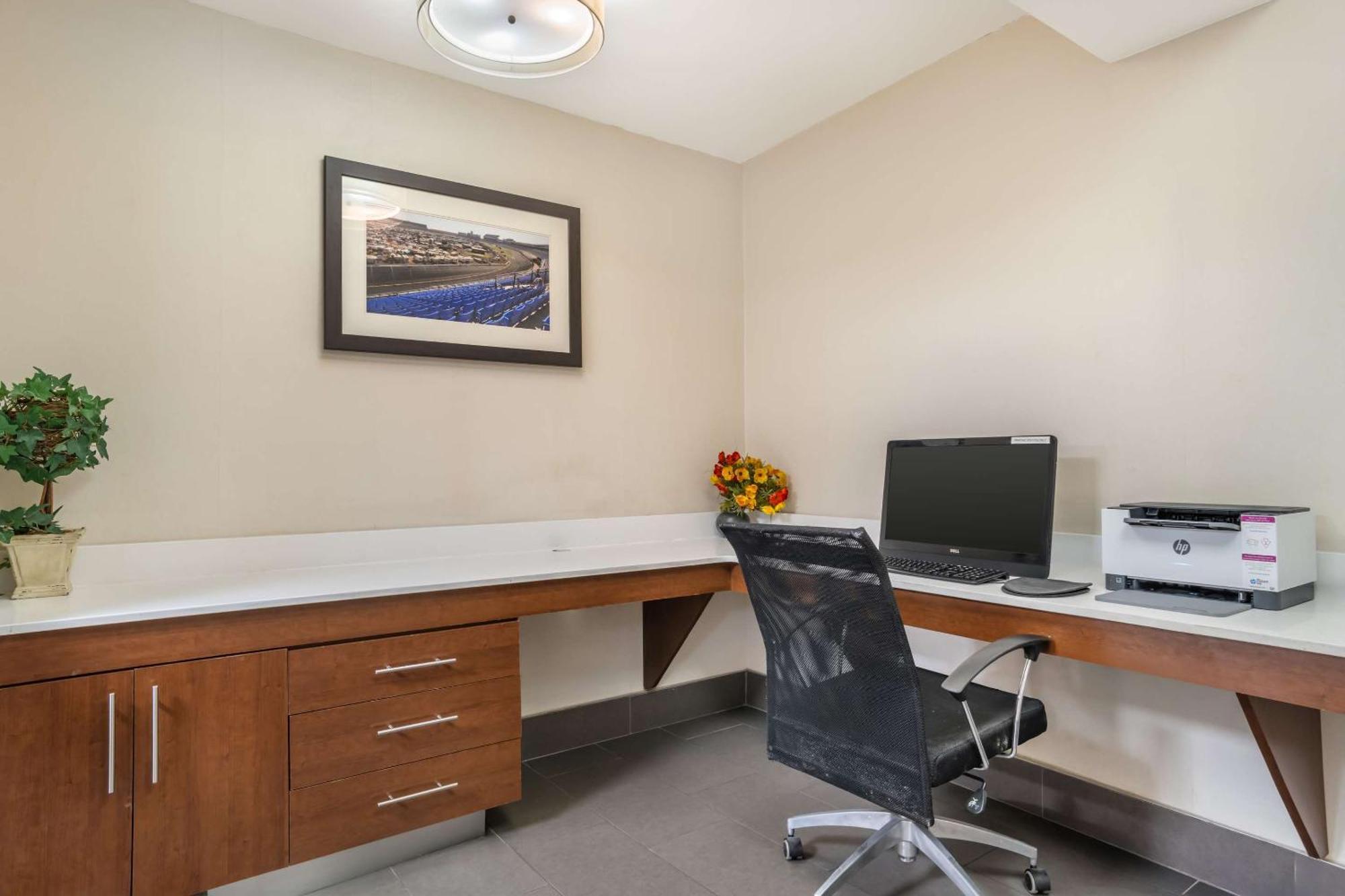Comfort Inn Charlotte Airport Uptown Екстериор снимка