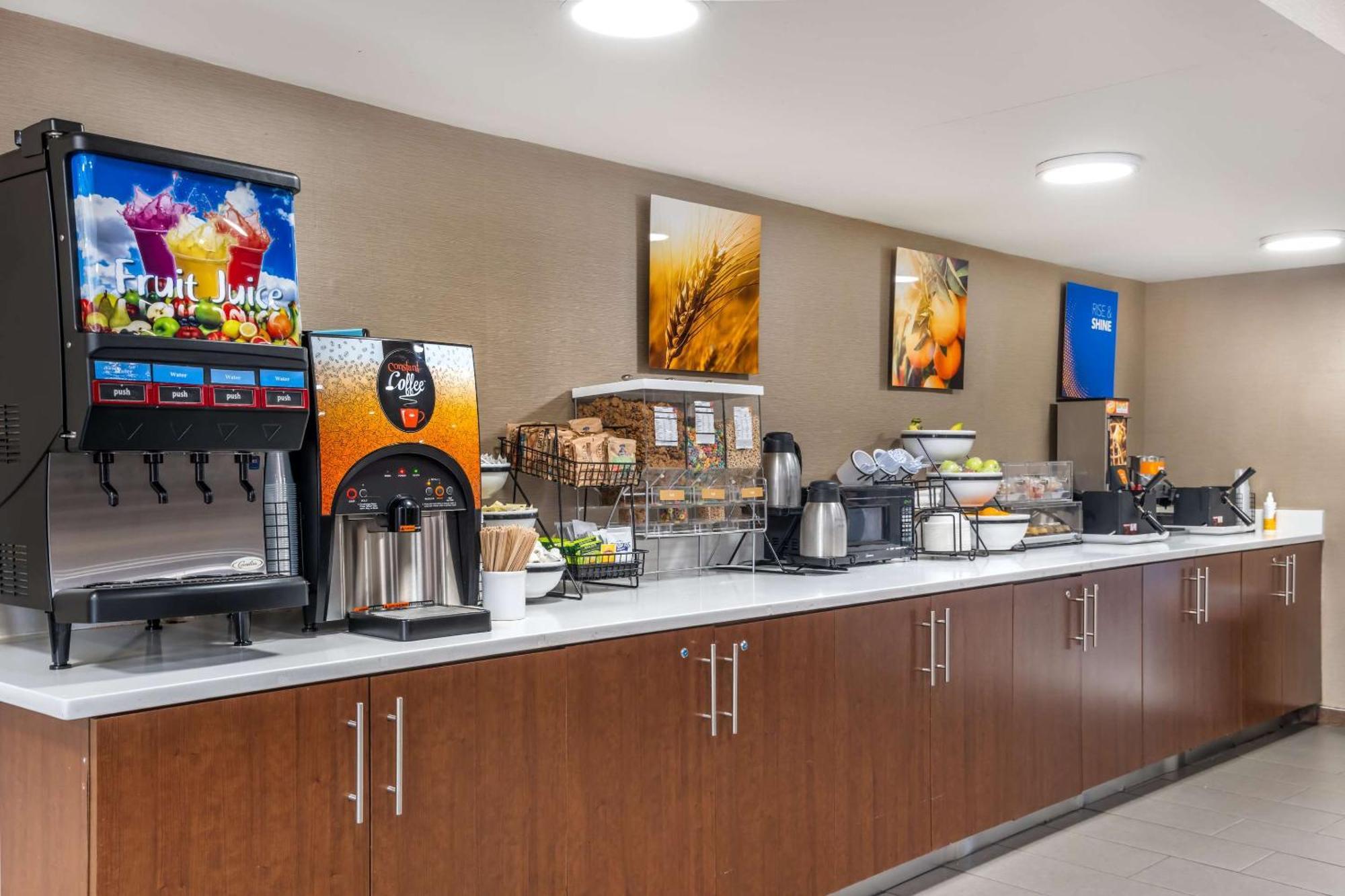 Comfort Inn Charlotte Airport Uptown Екстериор снимка