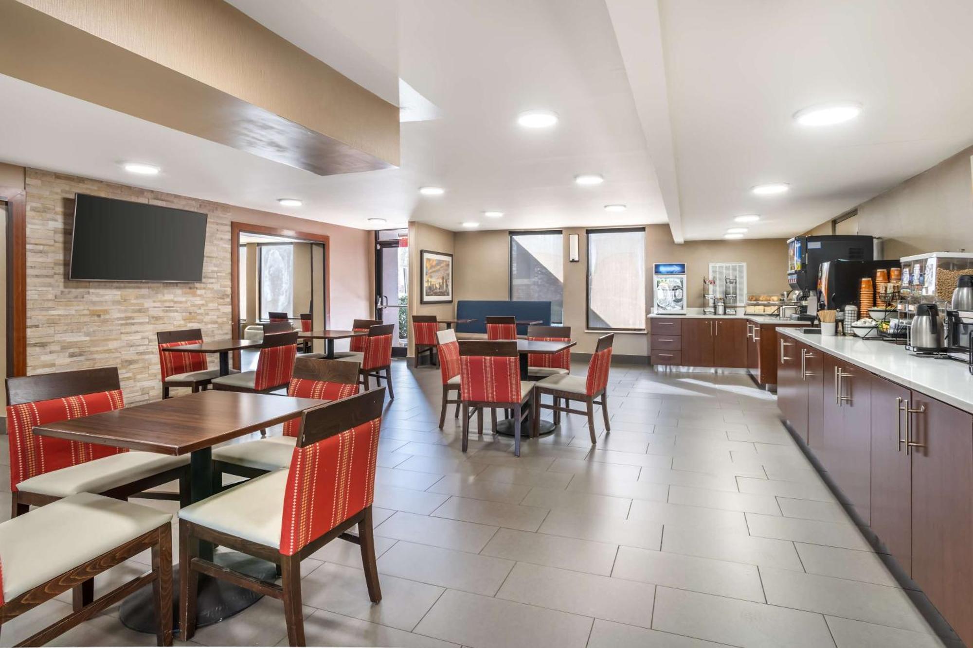 Comfort Inn Charlotte Airport Uptown Екстериор снимка