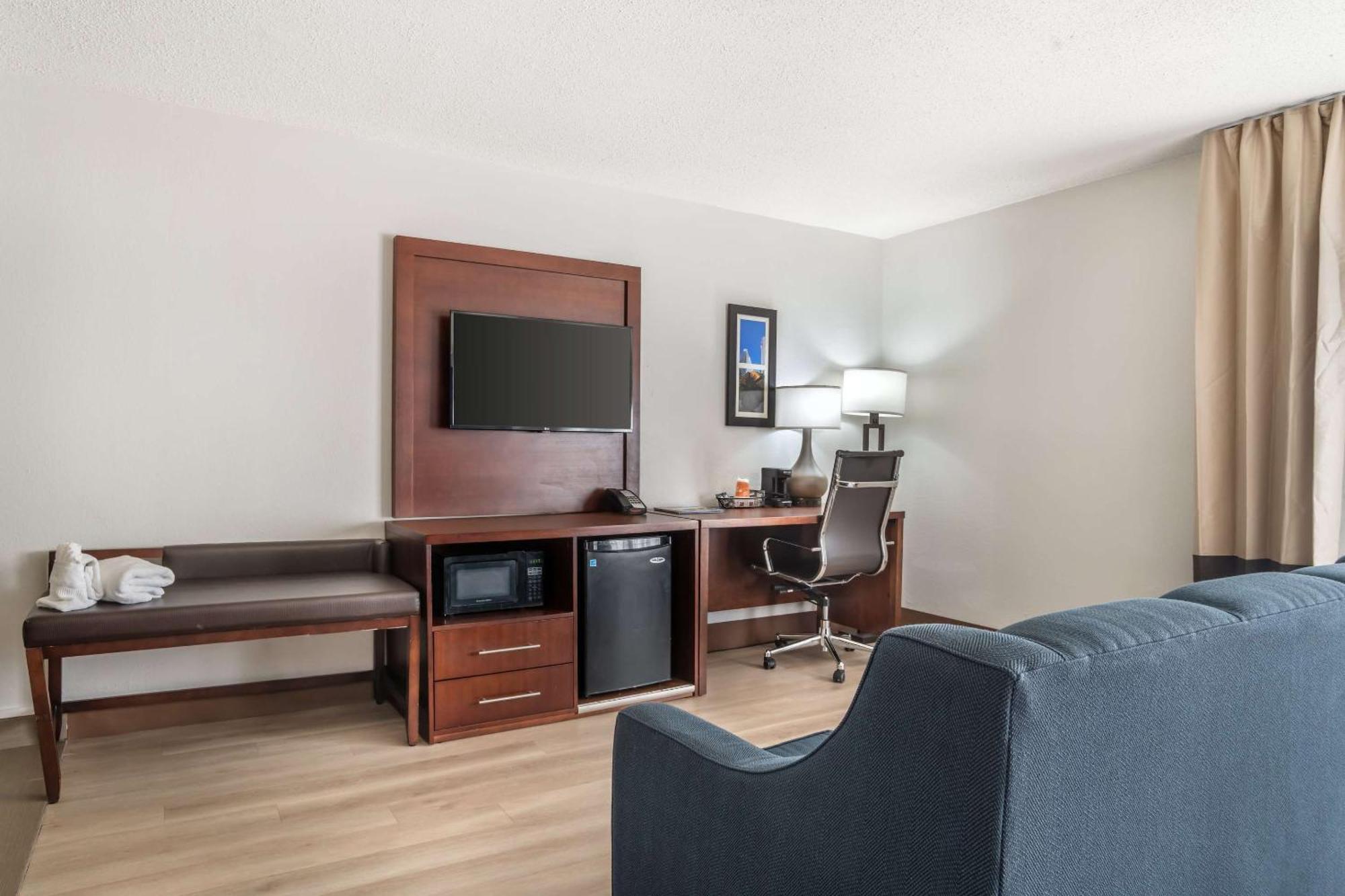 Comfort Inn Charlotte Airport Uptown Екстериор снимка