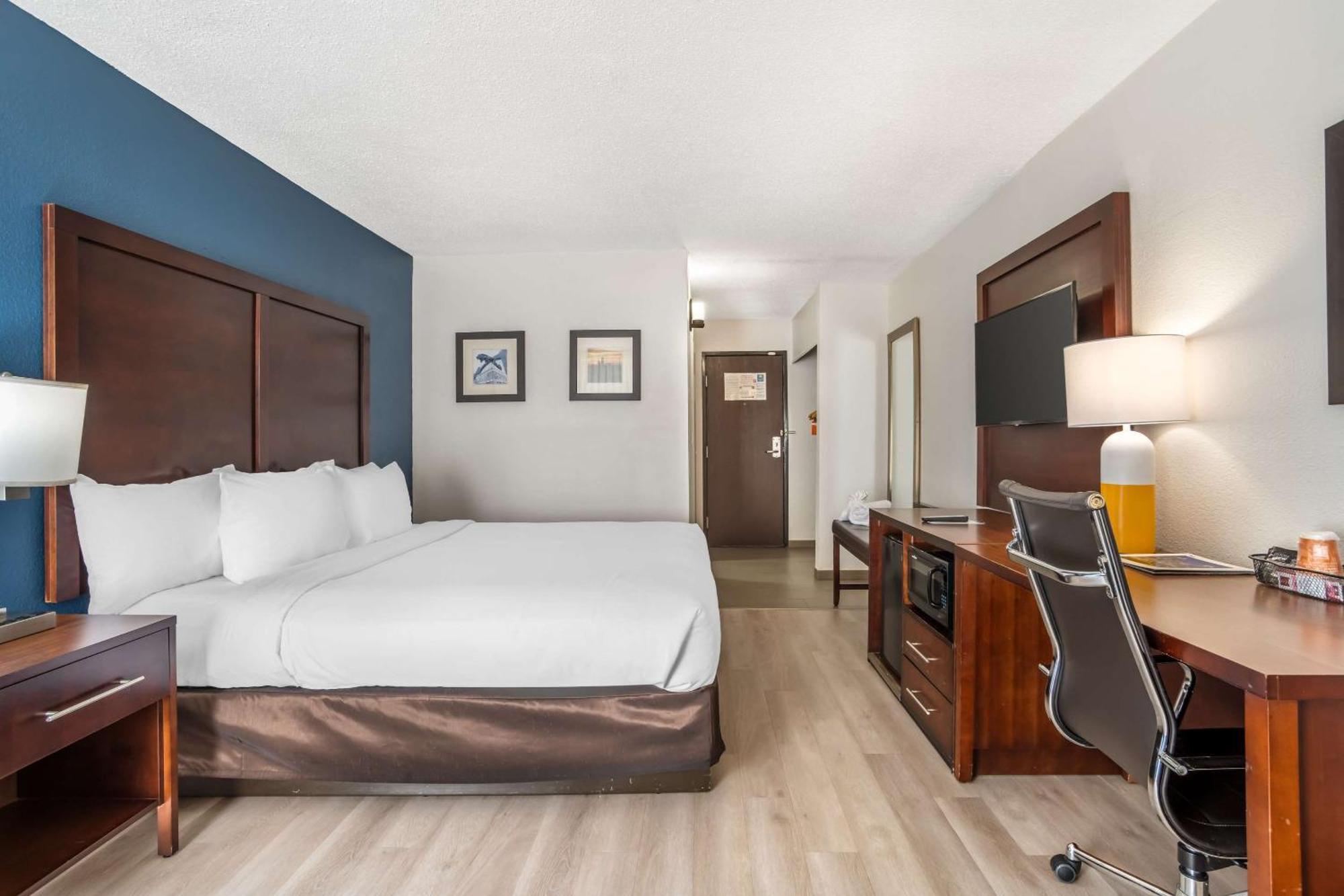 Comfort Inn Charlotte Airport Uptown Екстериор снимка