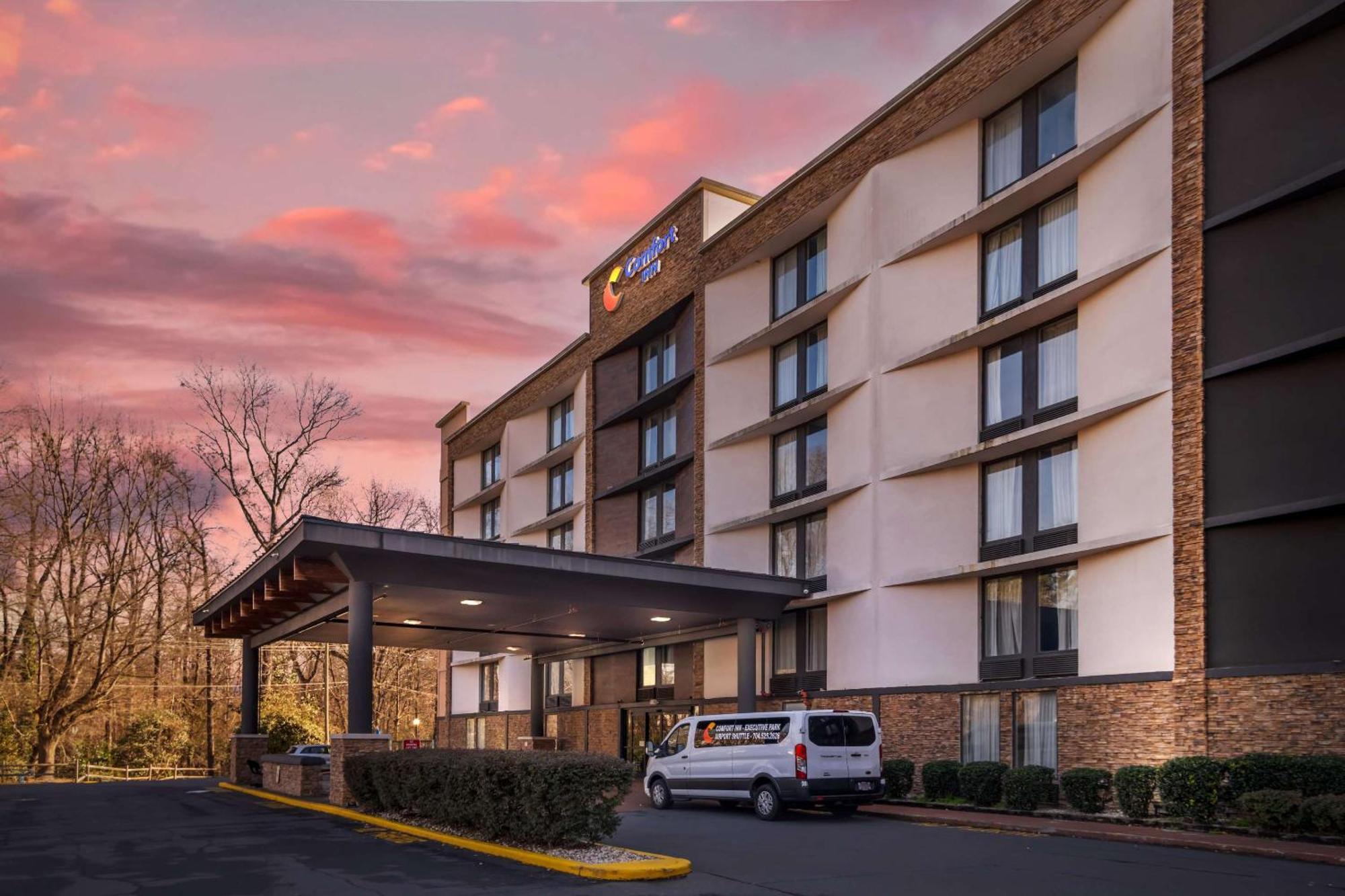 Comfort Inn Charlotte Airport Uptown Екстериор снимка