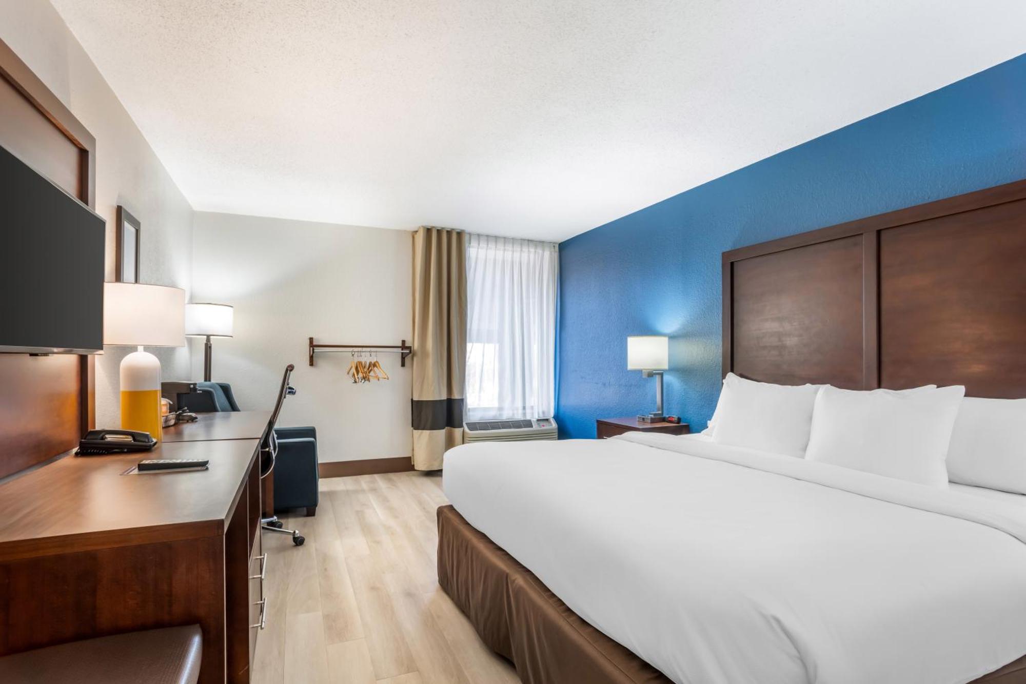 Comfort Inn Charlotte Airport Uptown Екстериор снимка